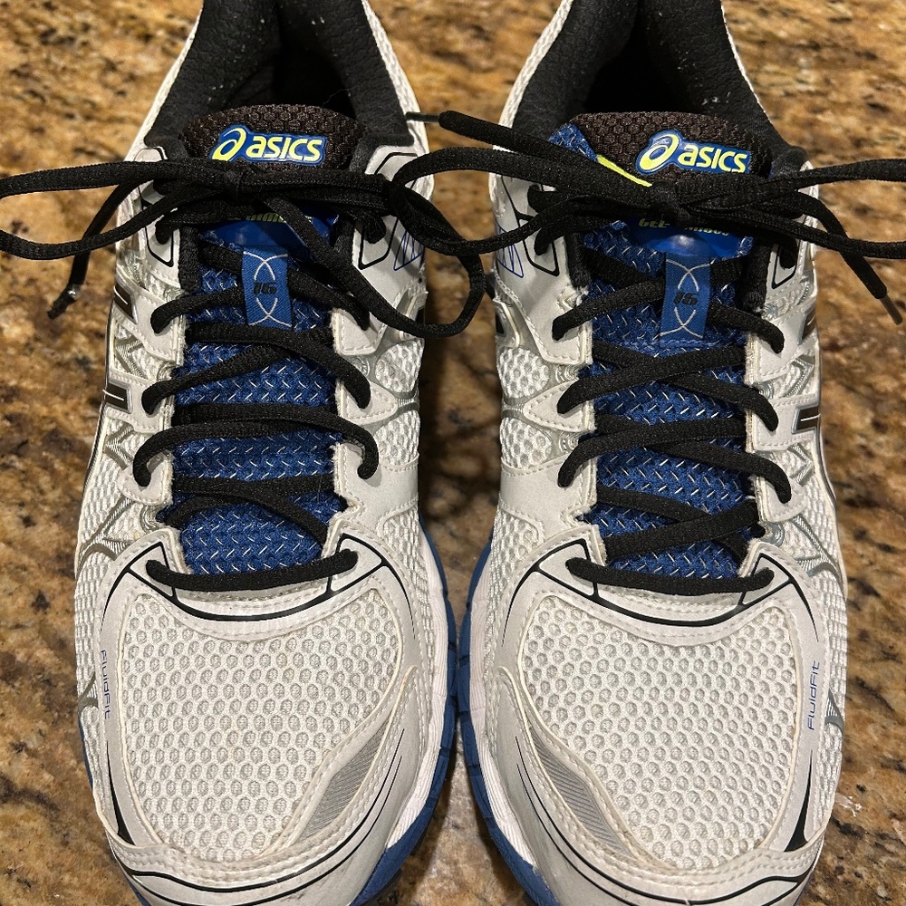 Nearly New men’s ASICS Gel Nimbus 16